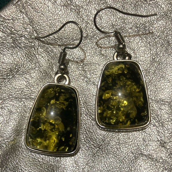 Elegant Silver and Gold Earrings - Picture 3 of 5